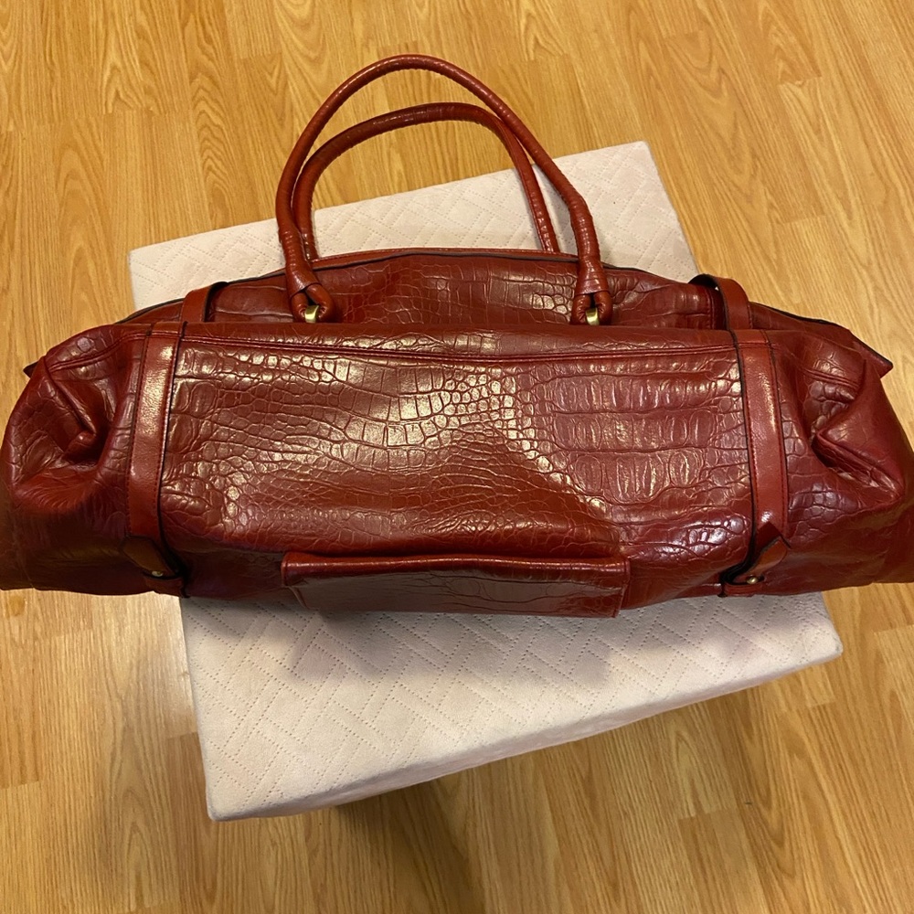 Bueno red faux leather travel bag - Picture 8 of 16
